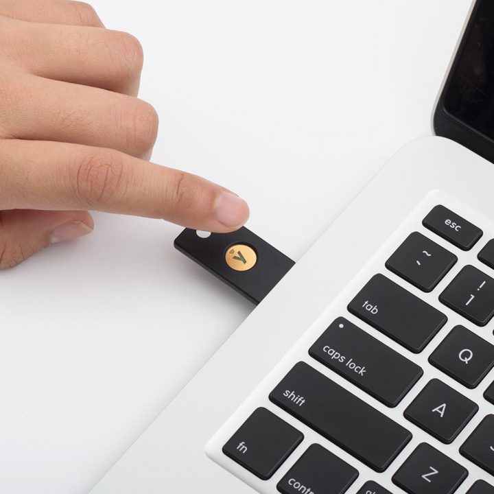 کلید امنیتی یوبیکی YubiKey 5 NFC